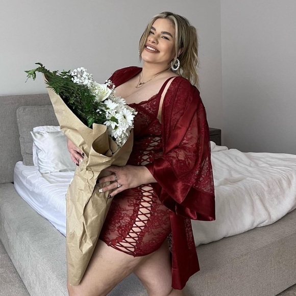 Torrid Red lace up super sexy chemise - Picture 7 of 7